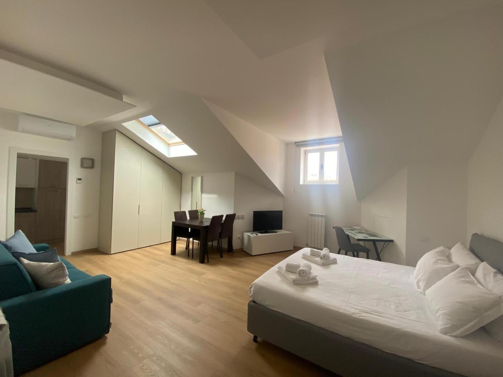 Palazzo Venezian 5 Apartment Trieste Luaran gambar